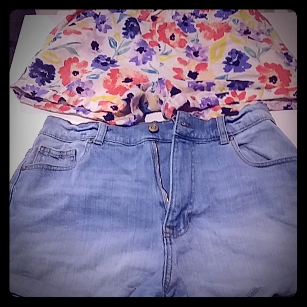 2 Pairs of shorts